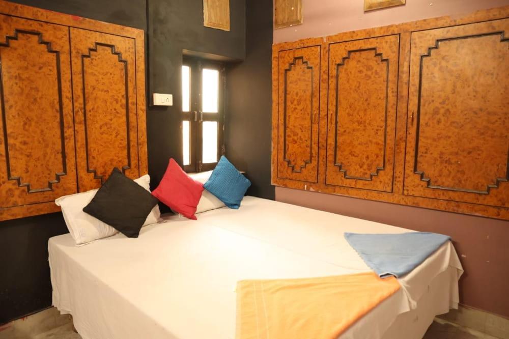 Auberge de jeunesse Santkripa Backpackers 400 Mtr From Railway Station à Jodhpur  Extérieur photo