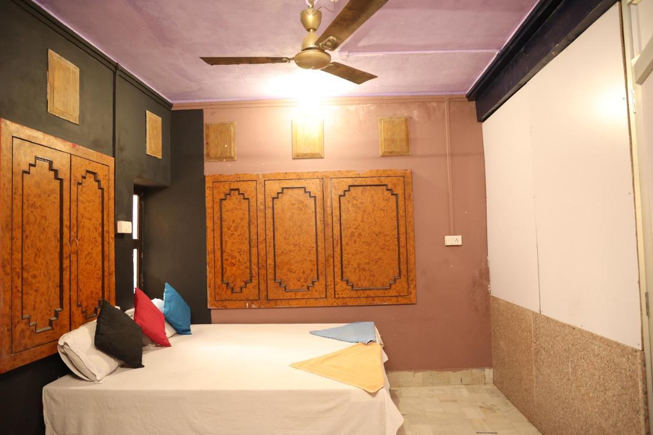 Auberge de jeunesse Santkripa Backpackers 400 Mtr From Railway Station à Jodhpur  Extérieur photo