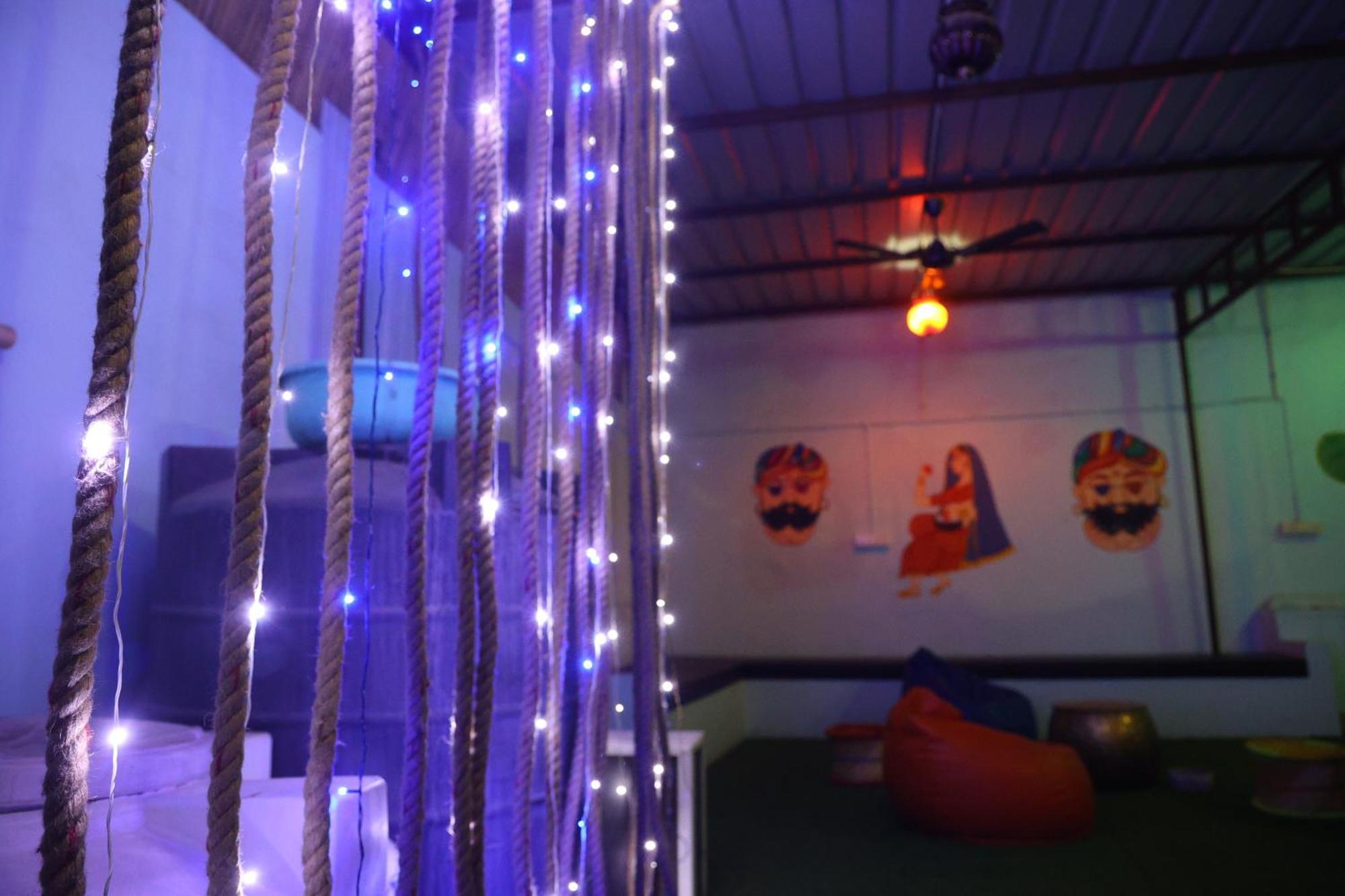 Auberge de jeunesse Santkripa Backpackers 400 Mtr From Railway Station à Jodhpur  Extérieur photo